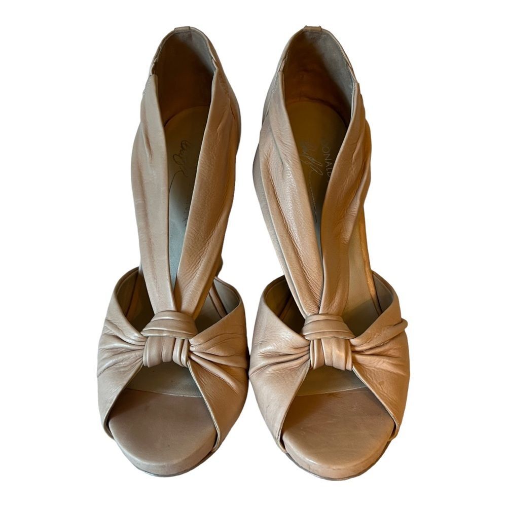 Donald J Pliner Womens Size
8 M Beige Wedge Sandals
Becca Leather High Heels - Picture 9 of 13